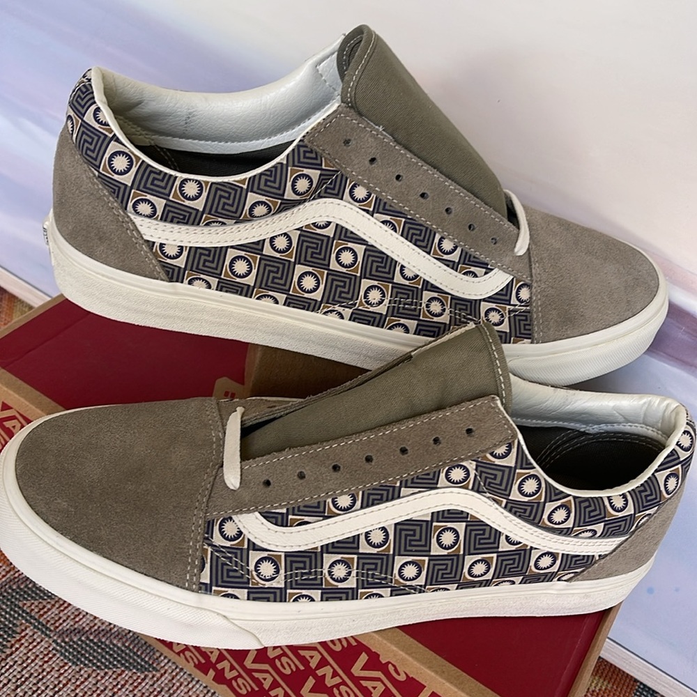 Vans WMNS Old Skool
Geo Trek Olive
VN0007NTOLV
Sneakers - Picture 10 of 16